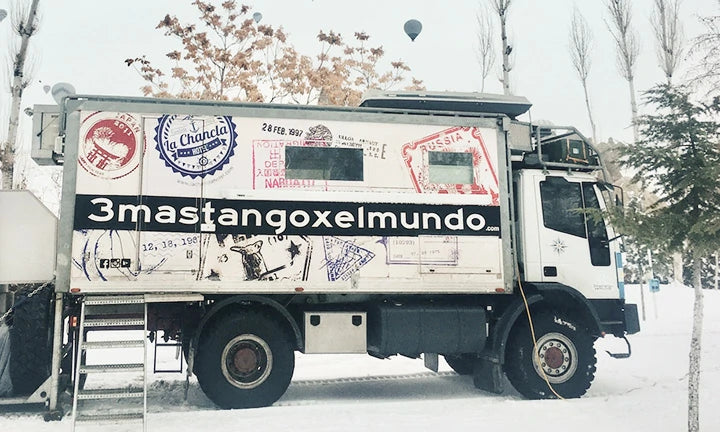 雪中キャンプでも安心な車中泊向けリン酸鉄リチウムイオンバッテリー