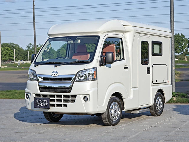 寒冷地でも安定走行を支えるバッテリーで低速電動自動車に電力を確保